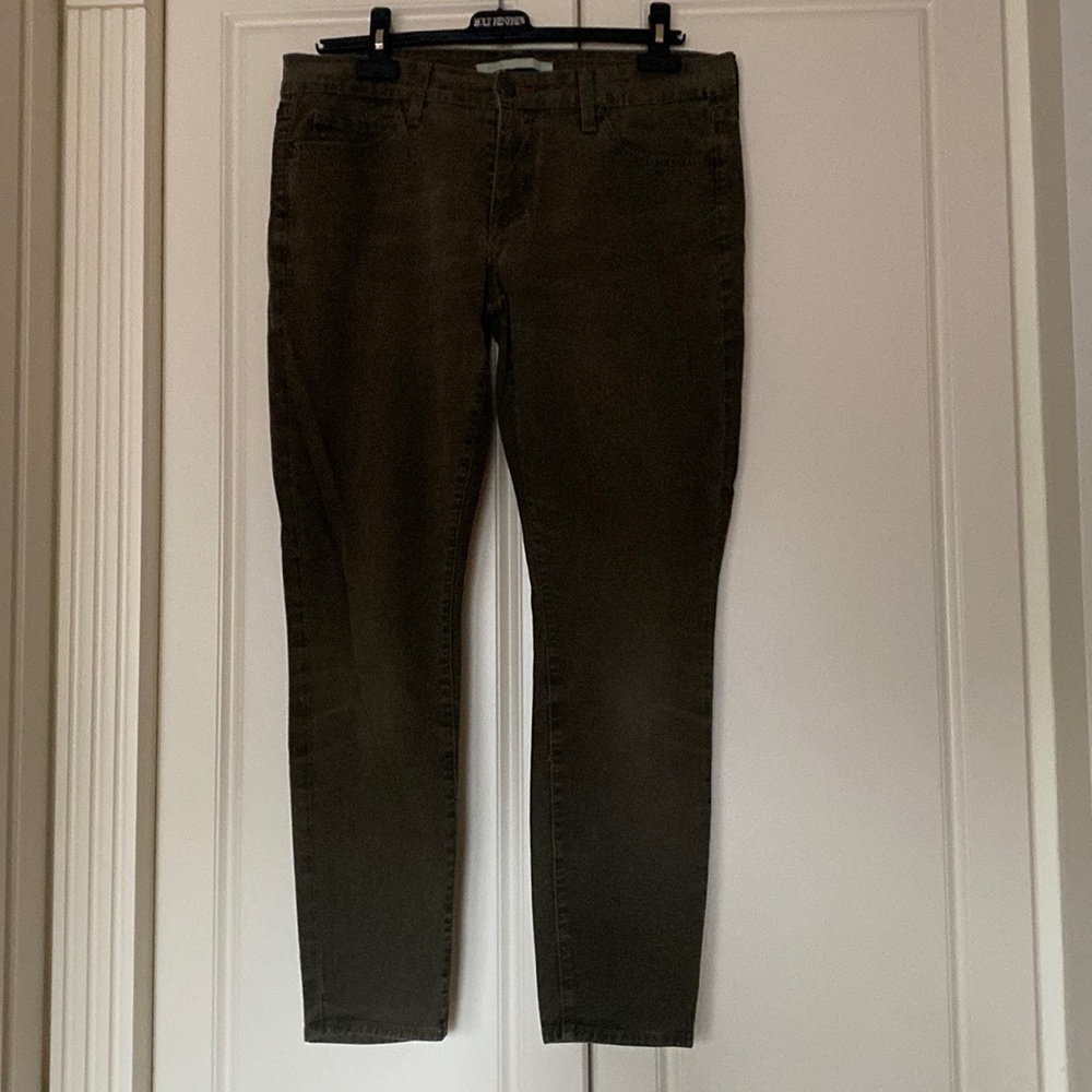 VINCE LOW DENIM SKINNY OLIVE JEANS Size 32 .